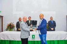 Graduado Julian Enrique Paez Valdez